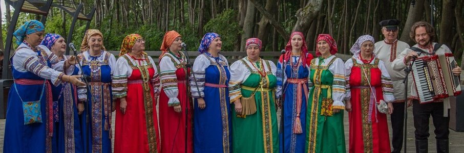 «В косоворотке и Русь-матушка ближе»
