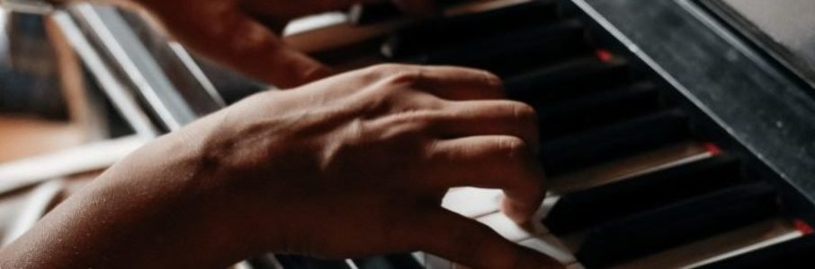 Открытие Jazz клуба NZ при каскаде горящих свечей