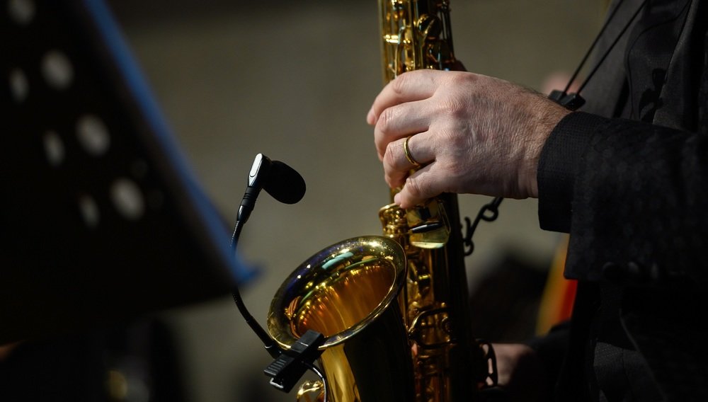 «Под волшебный саксофон»