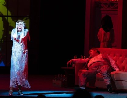 «Зойкина квартира»