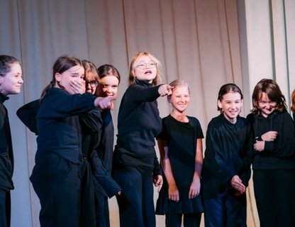 Спектакль «Верочка Безлазарева в Стране чудес»