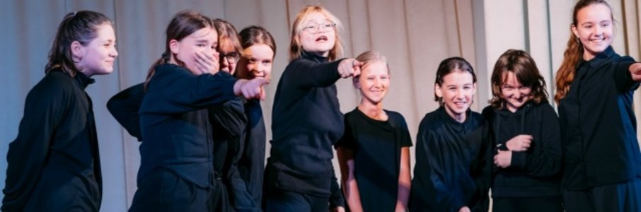 Спектакль «Верочка Безлазарева в Стране чудес»