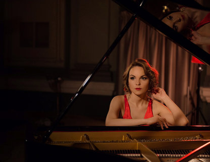 Анна Ушакова с программой «Сила любви»