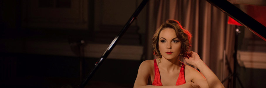 Анна Ушакова с программой «Сила любви»
