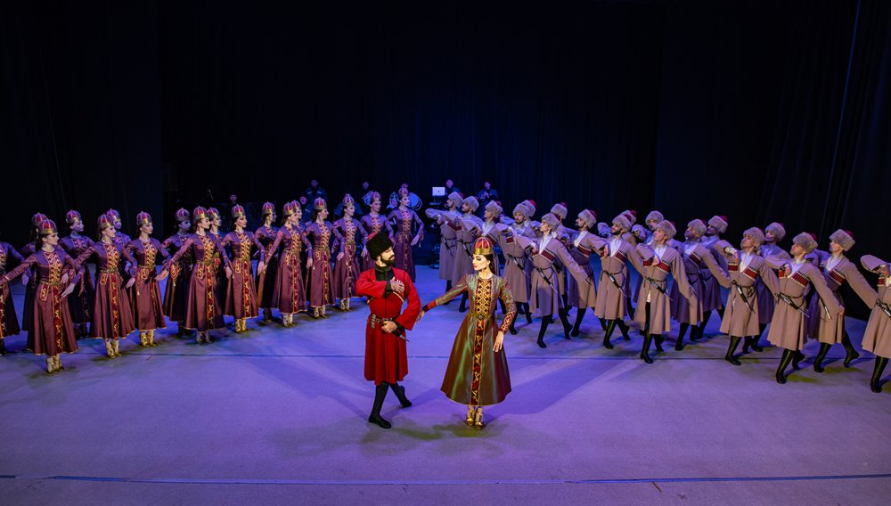 Государственный академический ансамбль народного танца Адыгеи «Нальмэс»