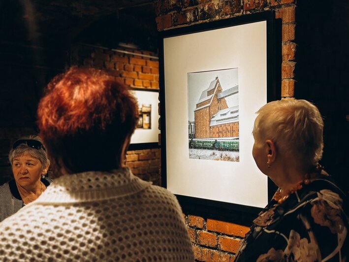 «Из фрагментов сложился портрет — живой и очень личный»: фотограф с помощью камеры призналась в любви к Гусеву - Новости Калининграда | Фото: Гусевский музей