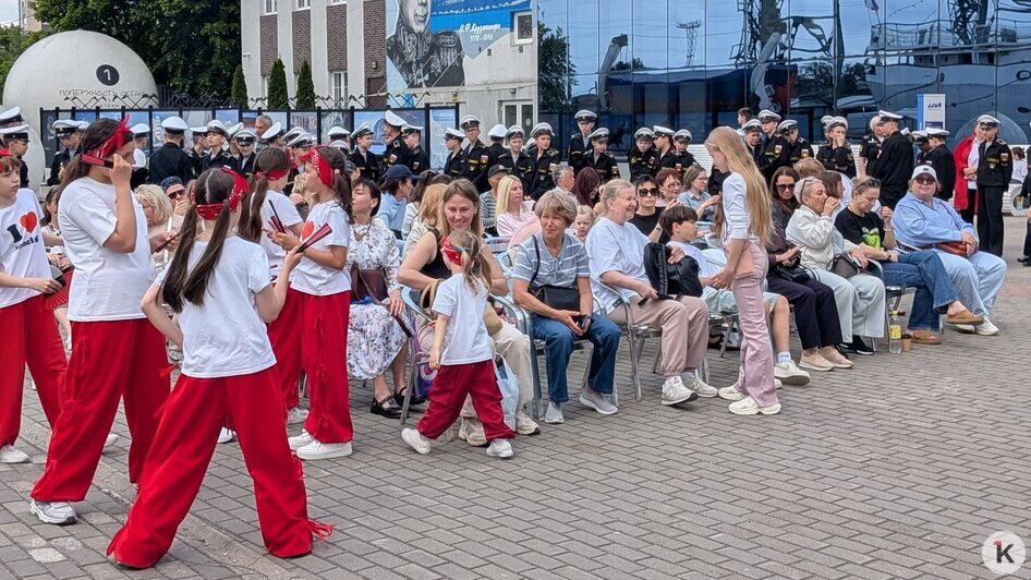 Ирина Пухалевич не только прочитала стихи, но и провела игру со зрителями | Фото: «Клопс»
