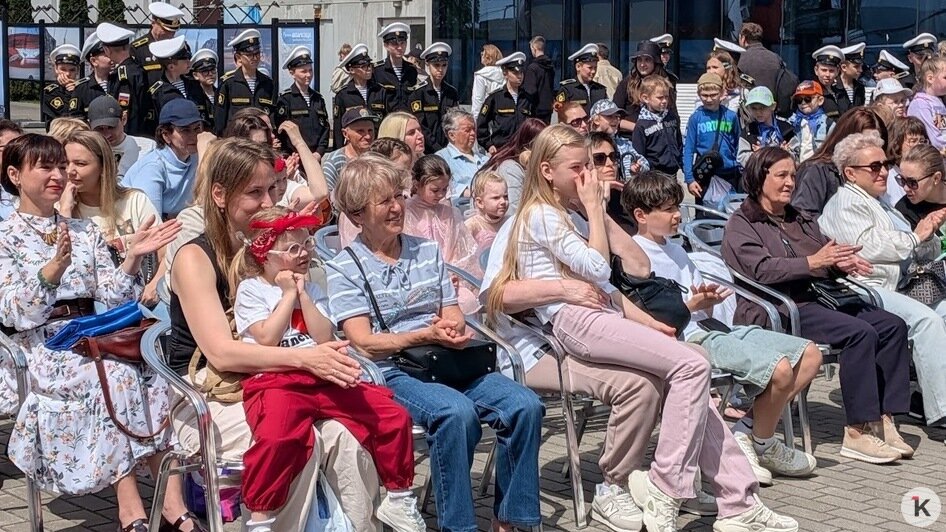 Ирина Пухалевич не только прочитала стихи, но и провела игру со зрителями | Фото: «Клопс»