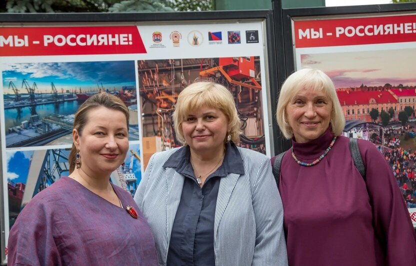 На площади Победы открылась уличная выставка, посвящённая красотам Калининградской области - Новости Калининграда | Фото: Эдуард Молчанов и Владимир Бацев