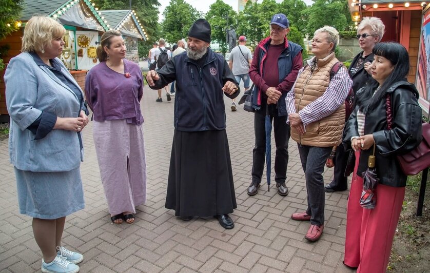 На площади Победы открылась уличная выставка, посвящённая красотам Калининградской области - Новости Калининграда | Фото: Владимир Бацев